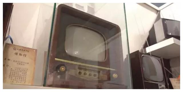 上世纪50年代老式影视器材“藏品”,他全给集齐了…