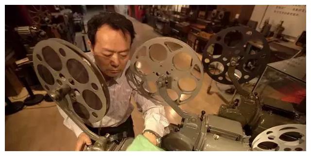 上世纪50年代老式影视器材“藏品”,他全给集齐了…