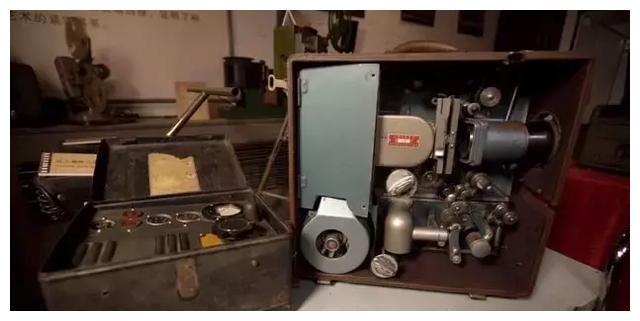 上世纪50年代老式影视器材“藏品”,他全给集齐了…