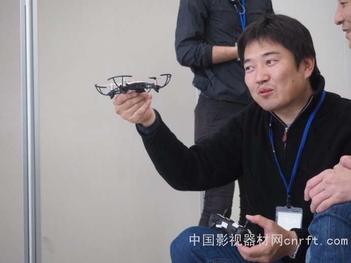 不仅魔性和脑洞大，日本宣传片的黑科技拍“一镜到底”也666