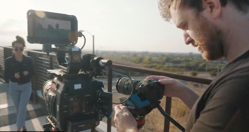 EOS R5 vs C200,不同境界的对比