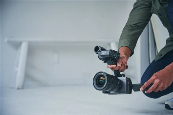 索尼发布迄今最小电影机FX3：支持4K/120p拍摄