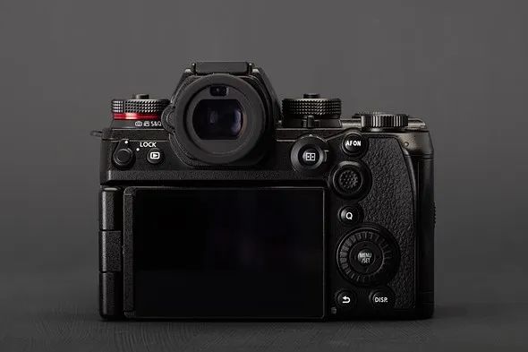 松下Lumix DC-S1II后面板